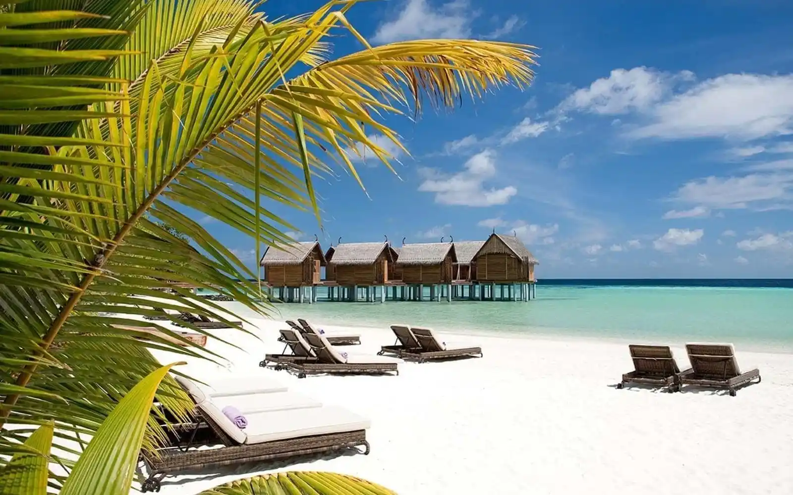 Constance Moofushi Resort Maldives